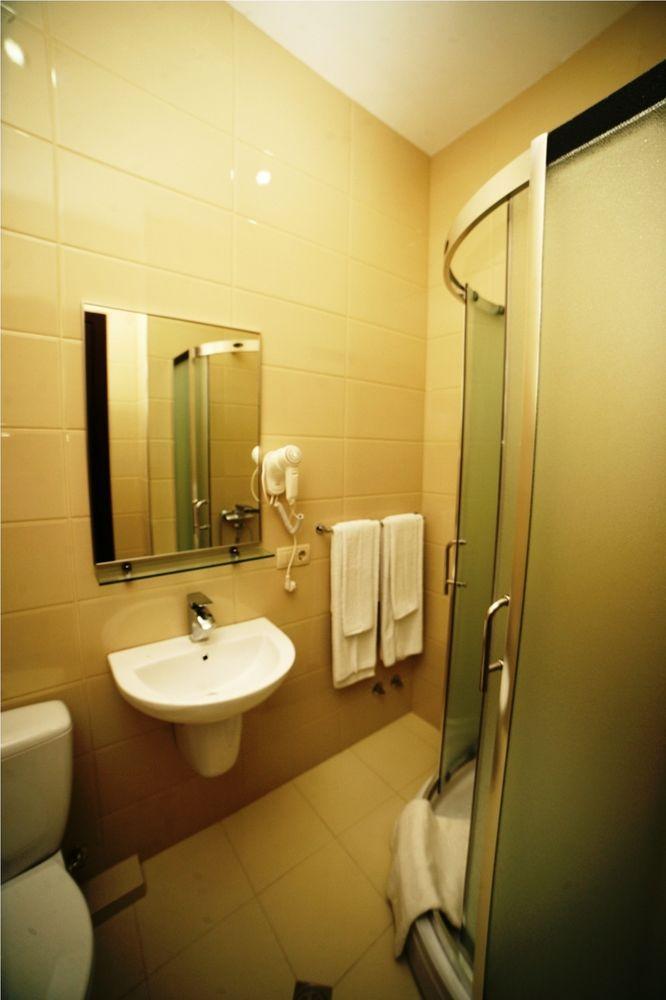 Basilon Hotel Тбилиси Екстериор снимка